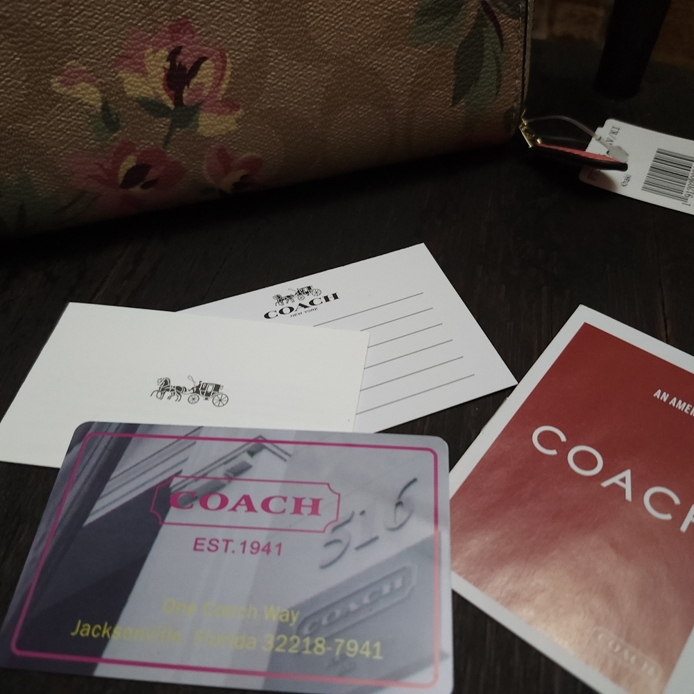 COACH Signature Canvas long zip around flower Wallet MINT ! - Picture 4 of 8
